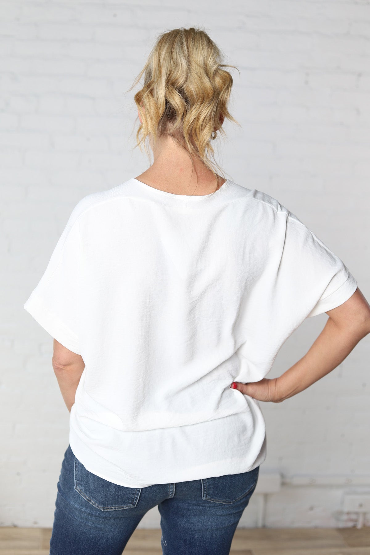 Novella Solid V Neck Boxy Top - Off White