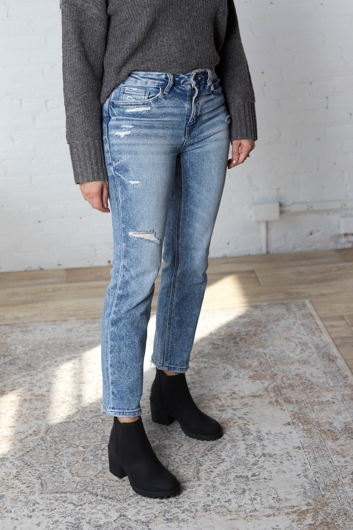 Oliver High Rise Slim Straight Crop Jeans - Conveniently