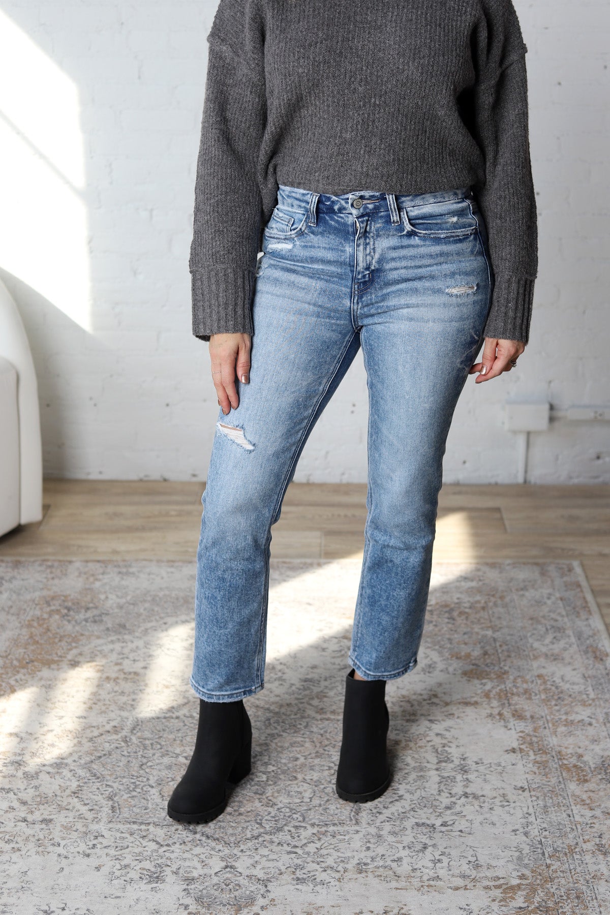 Oliver High Rise Slim Straight Crop Jeans - Conveniently