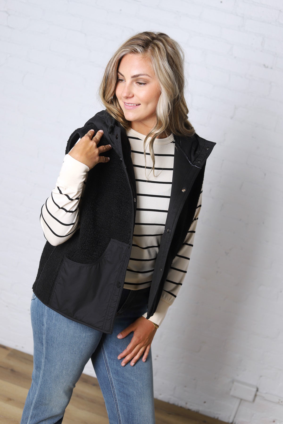 Posie Sherpa Fleece Hooded Vest - Black