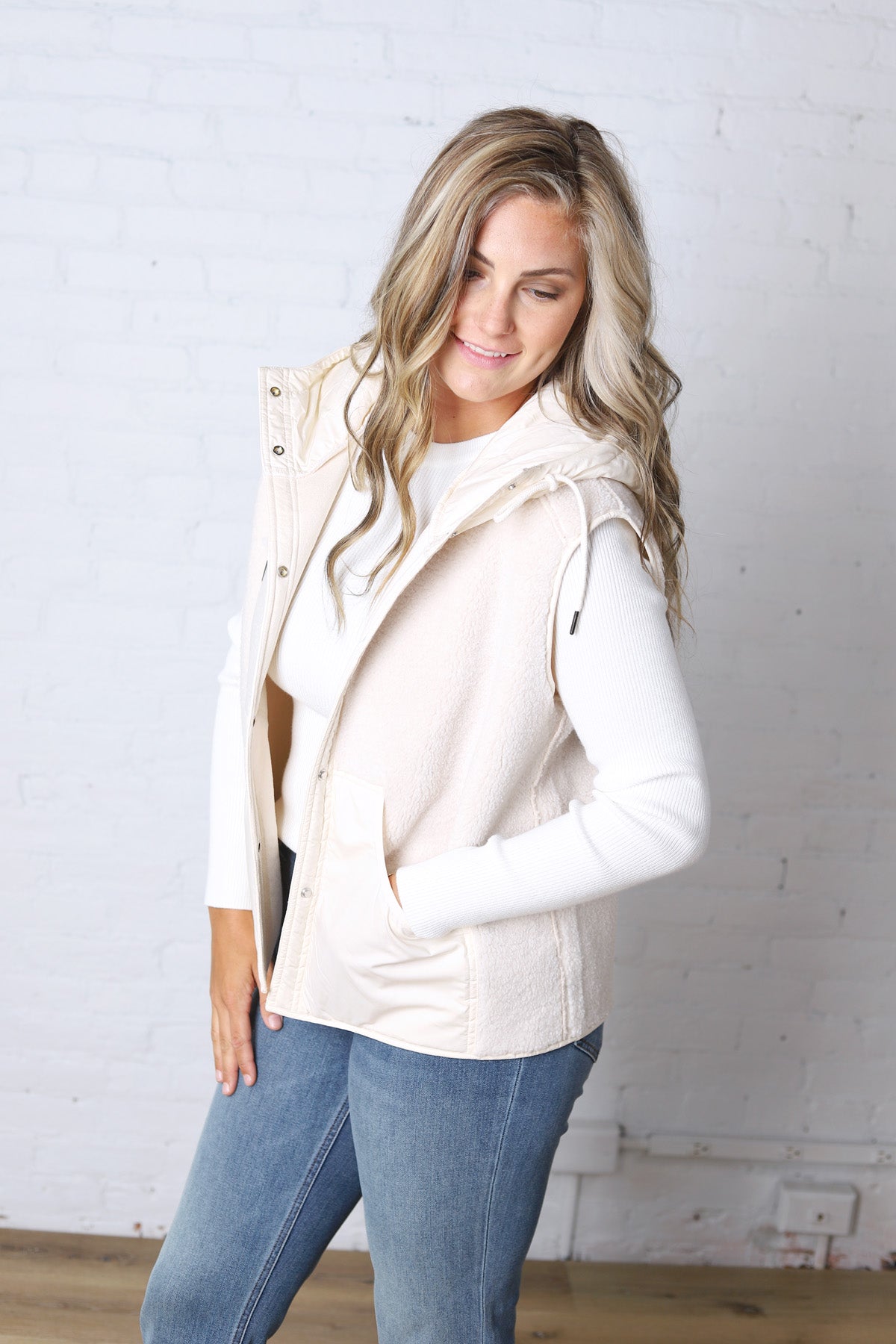 Posie Sherpa Fleece Hooded Vest - Ecru