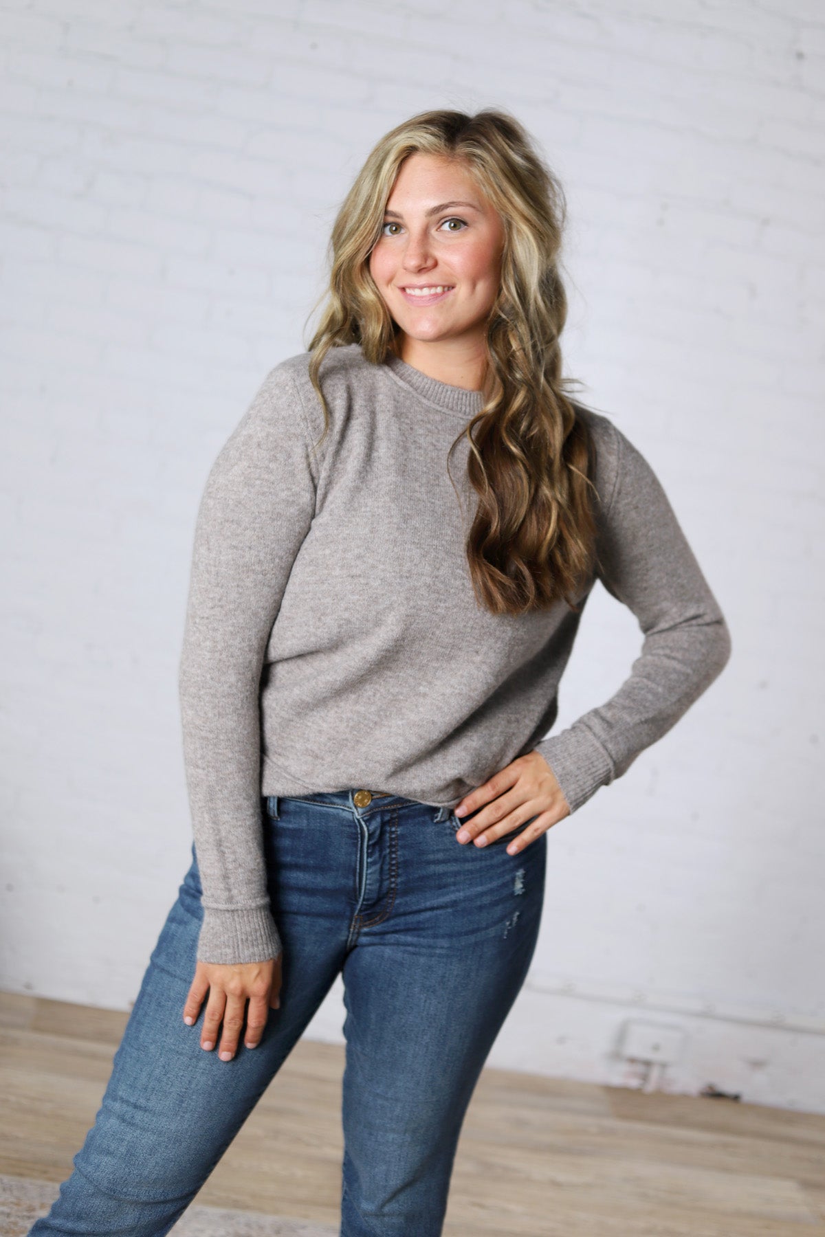 Reya Crew Neck Pullover Exposed Seam Knit Sweater - Heather Smoke