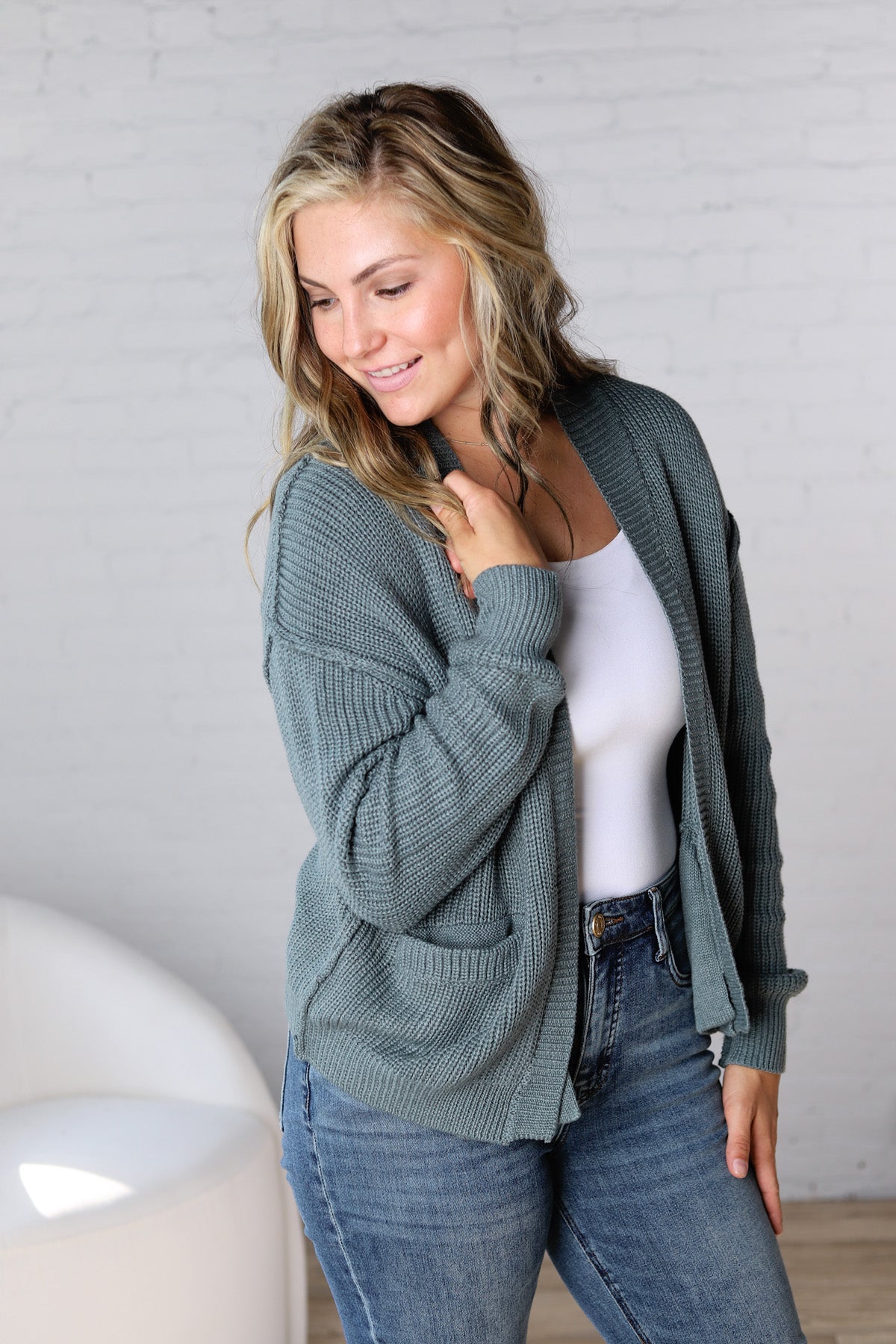 Sable Chunky Ribbed Knit Raw Seam Cardigan - Emerald Blue