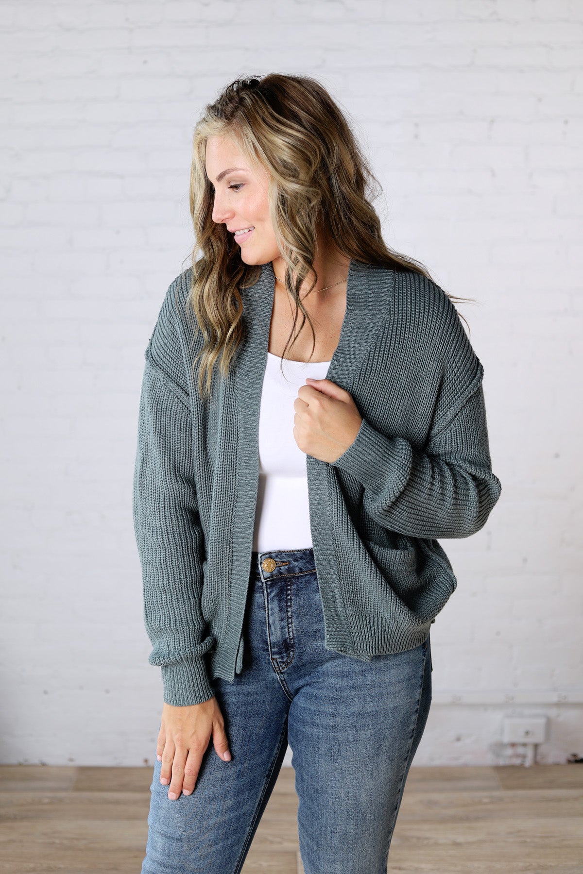Sable Chunky Ribbed Knit Raw Seam Cardigan - Emerald Blue
