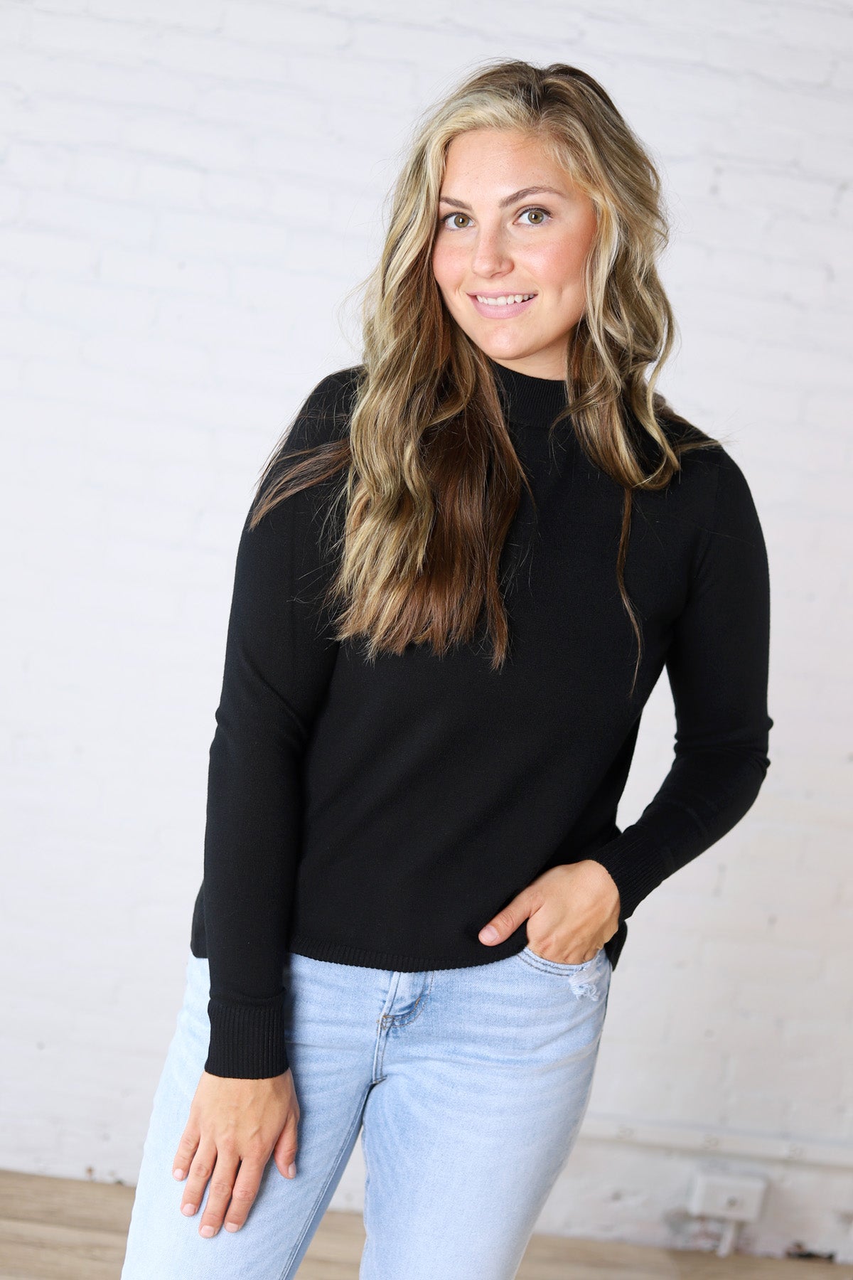 Selyn Ribbed Trim Mock Neck Top - Black