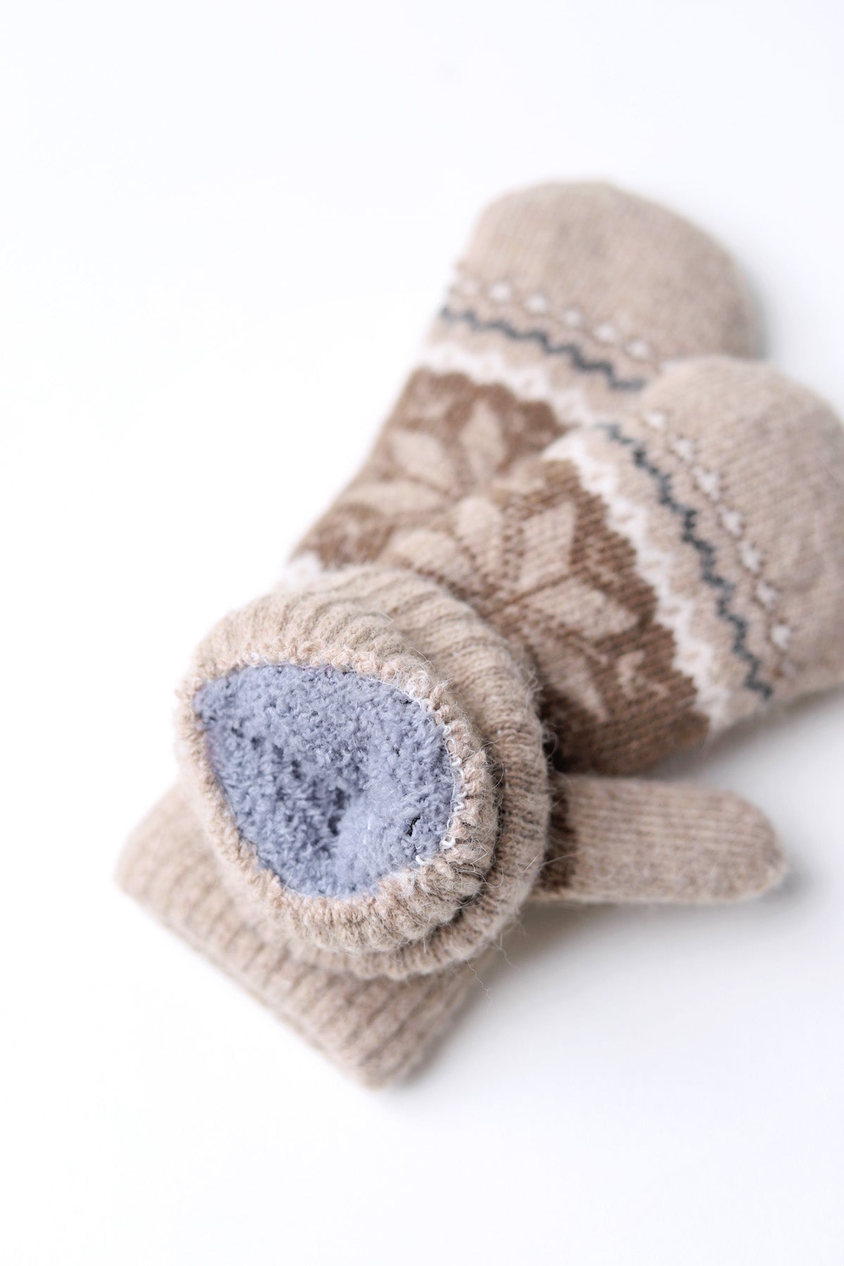 Snowflake Mittens w/ Sherpa Lining: Beige