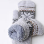 Snowflake Mittens w/ Sherpa Lining: Grey