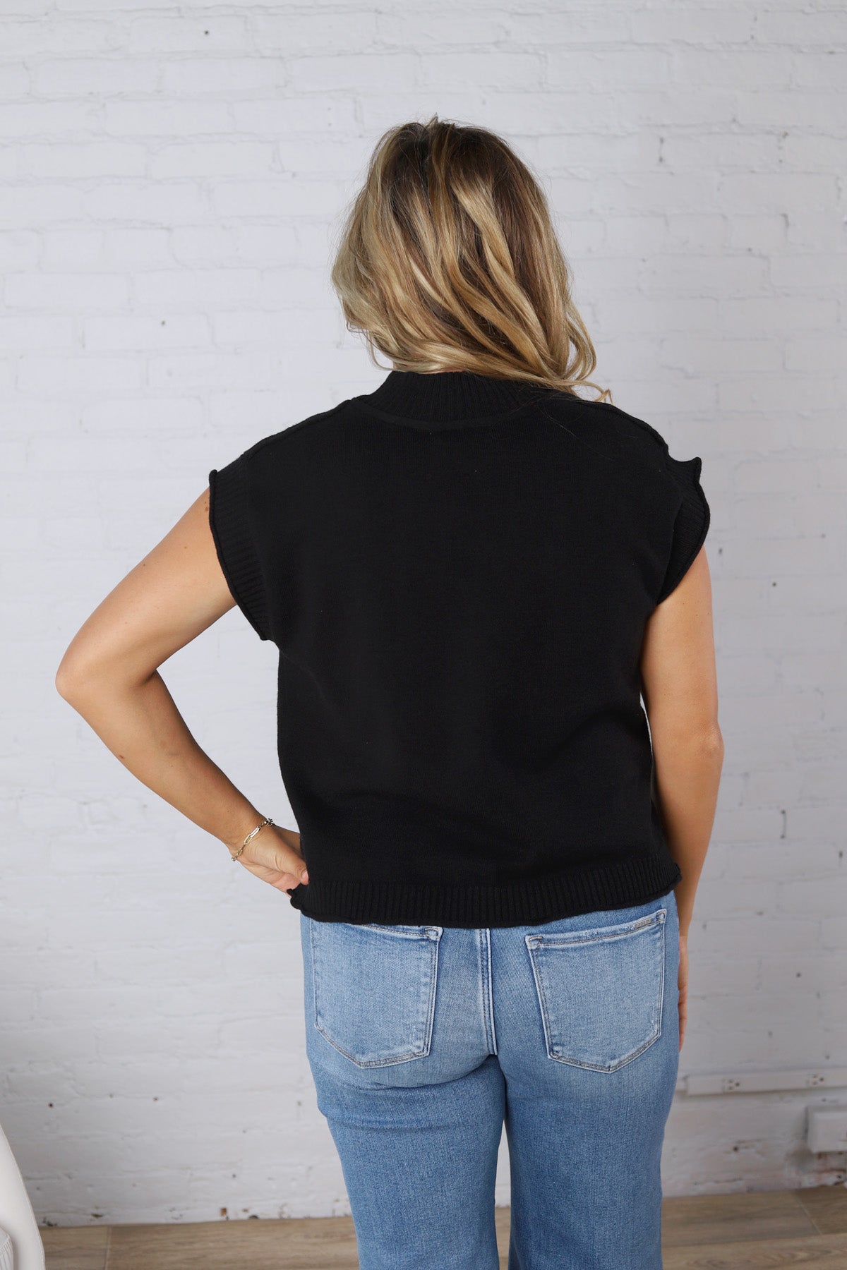 Sutton Sleeveless Ribbed Sweater Top - Black