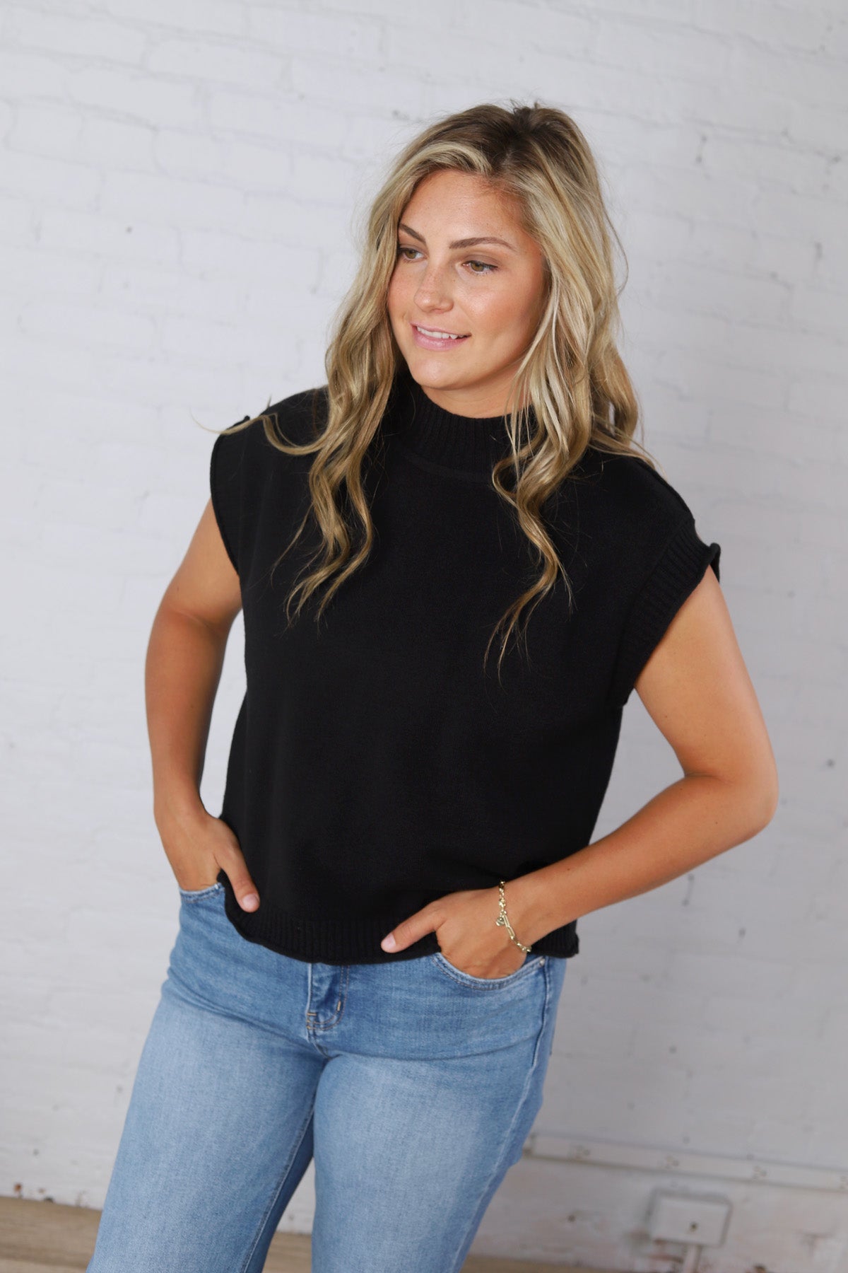 Sutton Sleeveless Ribbed Sweater Top - Black