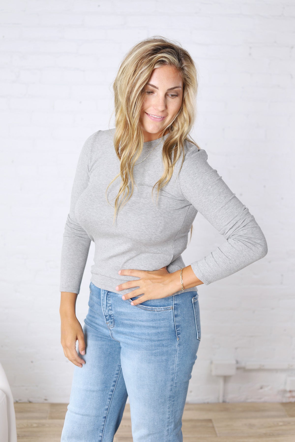 Sylvia Ribbed Crewneck Basic Top - Lt Grey
