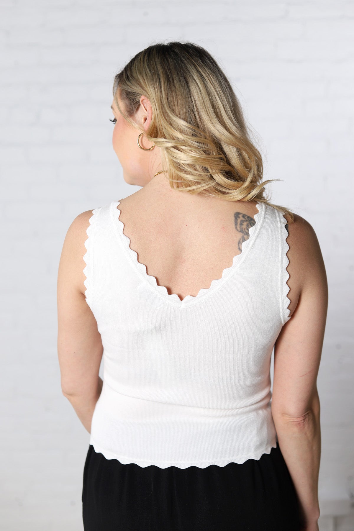 Tamlin Scallop Edge Sleeveless Knit Top - White