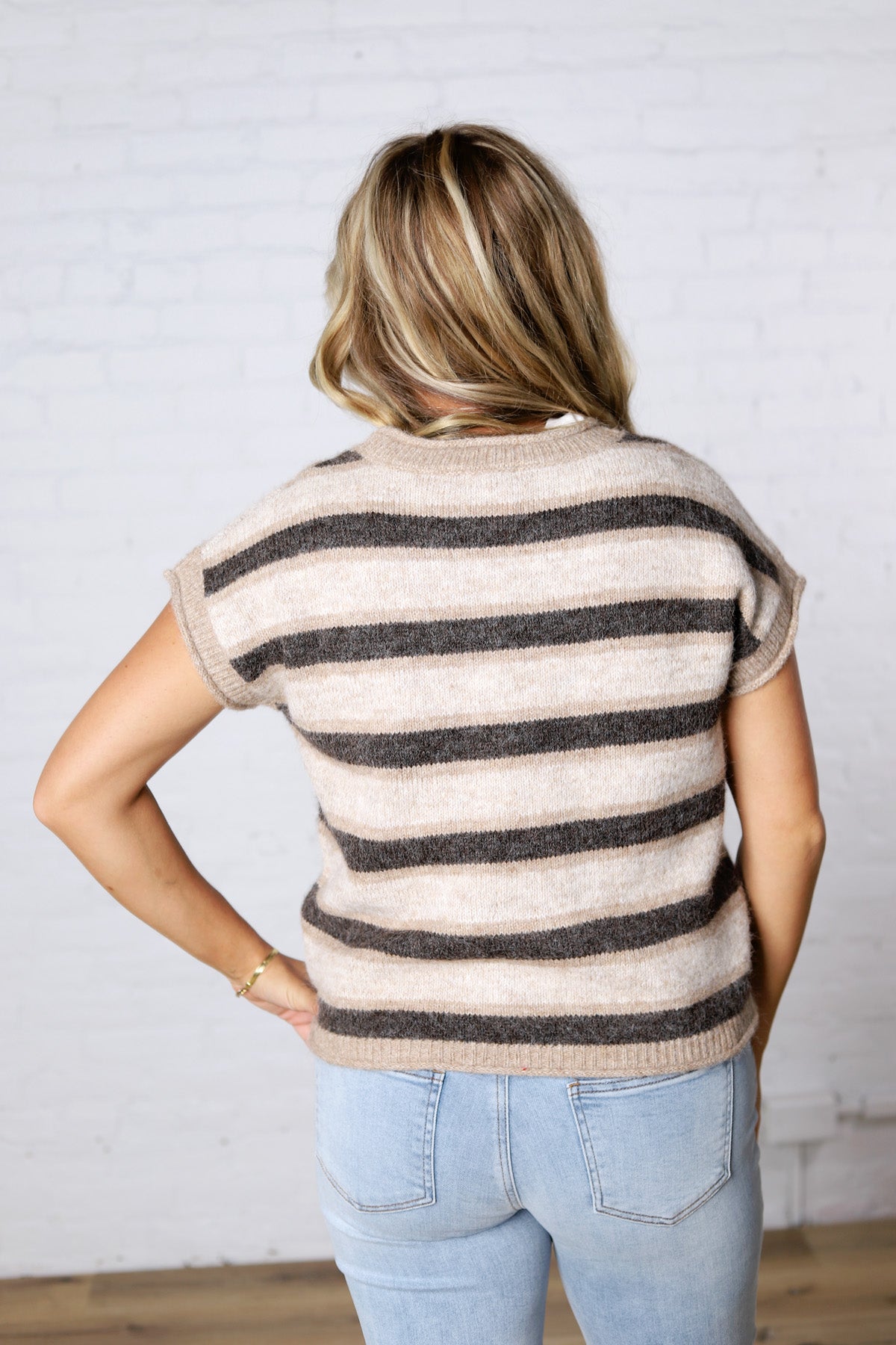 Teddy Stripe Short Sleeve Raw Edge Knit Sweater - Dk Brown