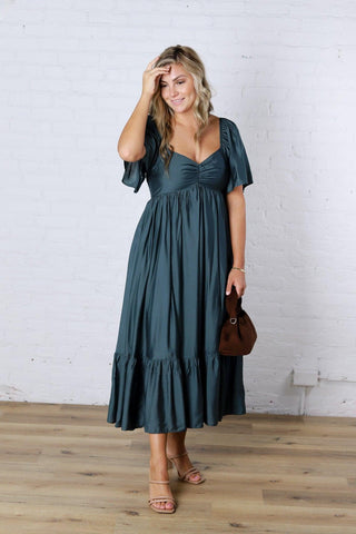 Winslet Willow Sweetheart Smocked Midi Dress