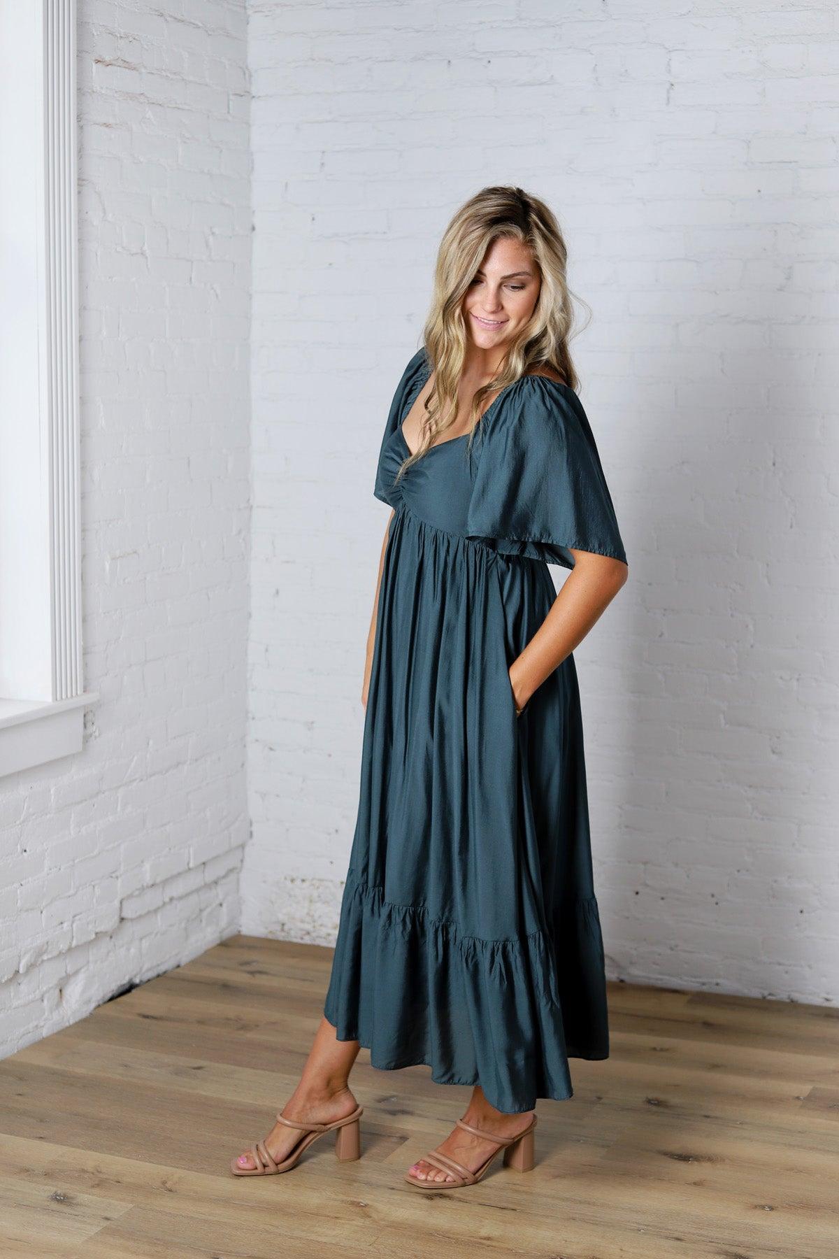Winslet Willow Sweetheart Smocked Midi Dress
