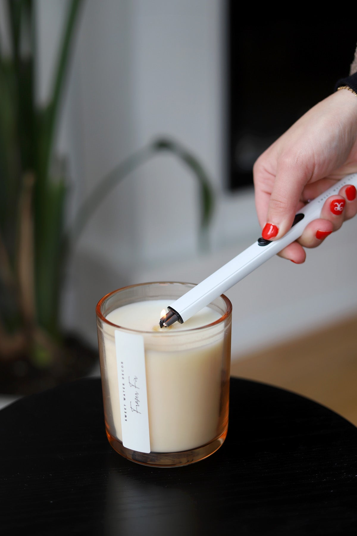 Winter White Electric Lighter - Rechargeable