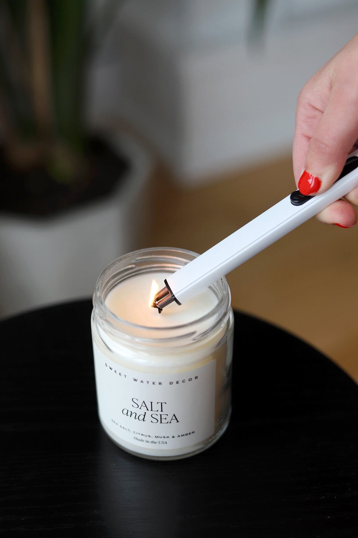 Winter White Electric Lighter - Rechargeable