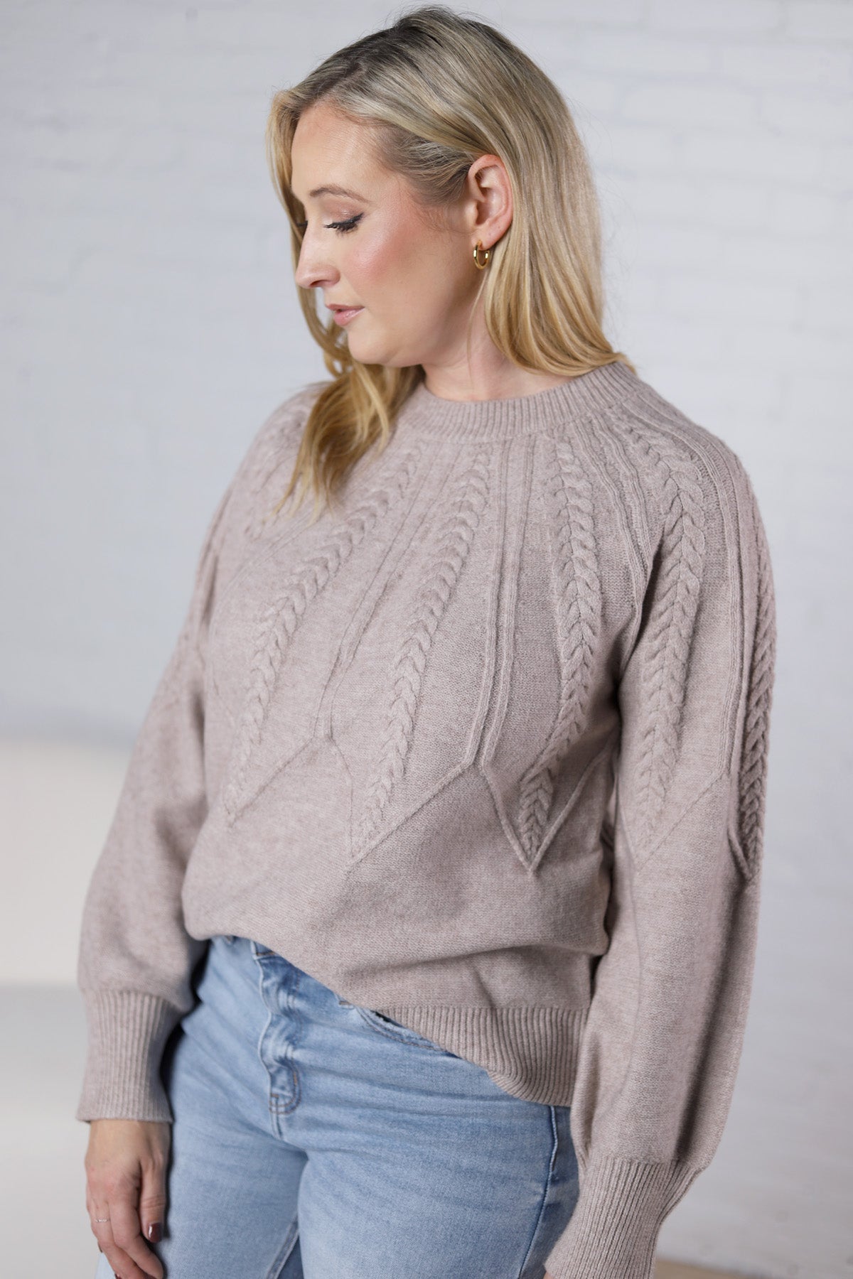 Wren Crew Neck Cable Knit Sweater - Mushroom